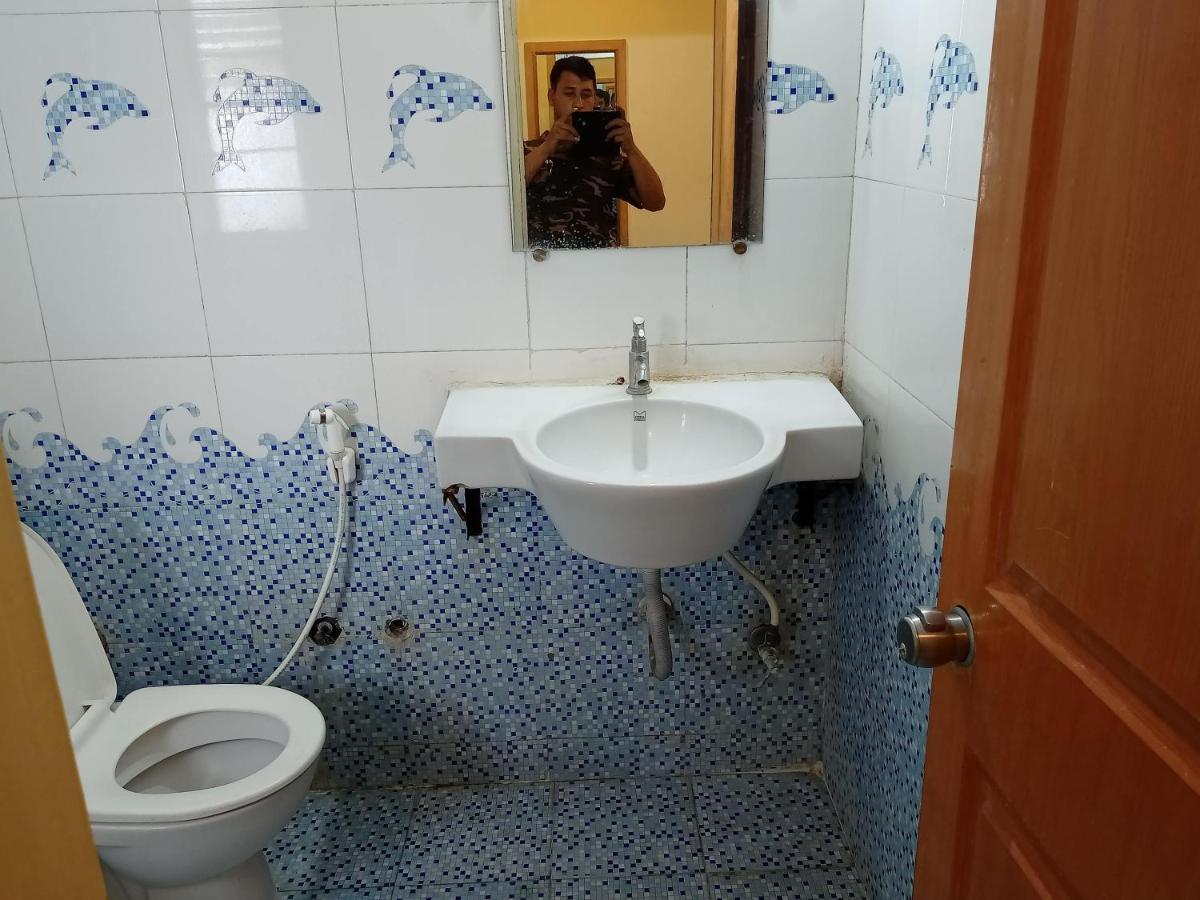 Hotel Wayfare Širdi Exteriér fotografie